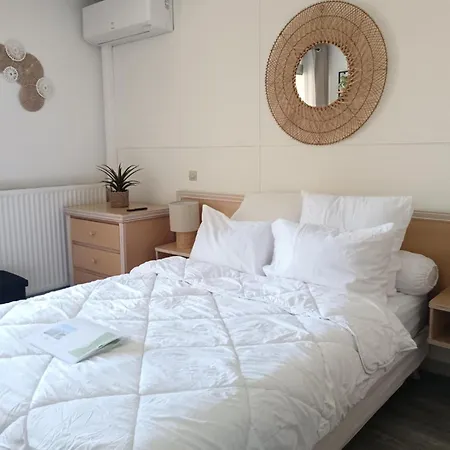 아파트 Agreable Climatise, Avec Parking, Piscine Et Vue 바라뤽레벵즈