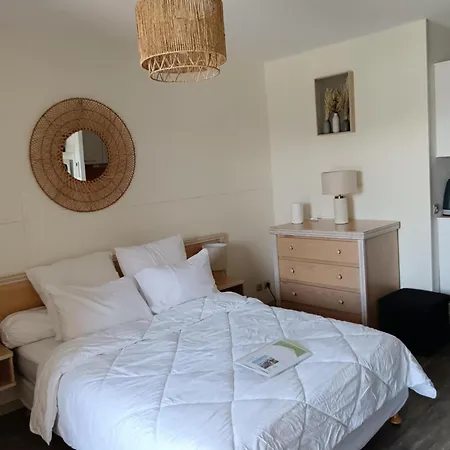 Agreable Climatise, Avec Parking, Piscine Et Vue *