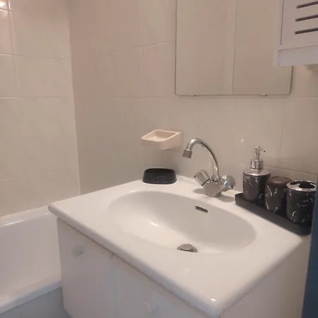 Apartmán Agreable Climatise, Avec Parking, Piscine Et Vue *