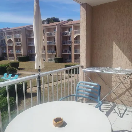 Agreable Climatise, Avec Parking, Piscine Et Vue